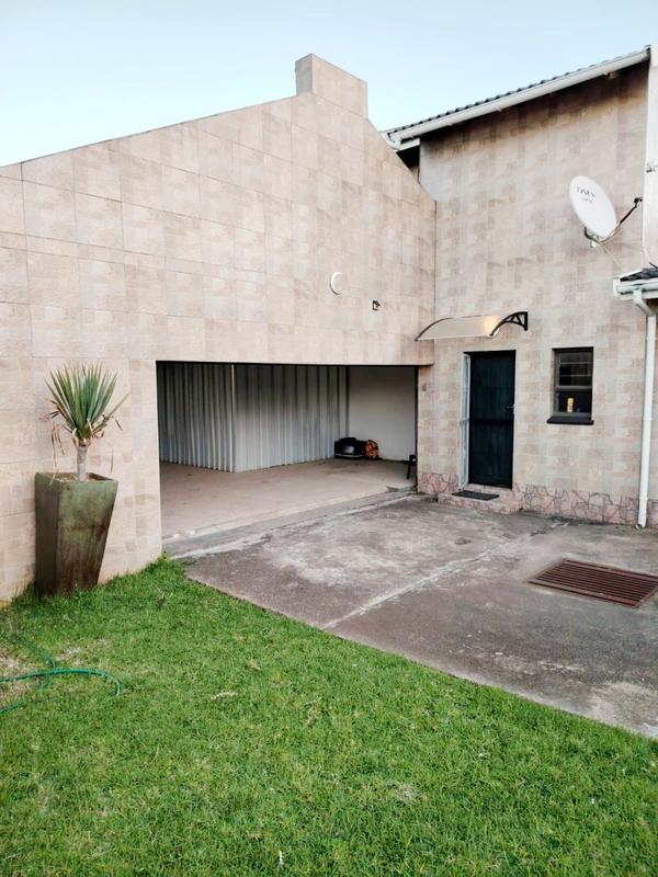 4 Bedroom Property for Sale in Sunnyridge Eastern Cape